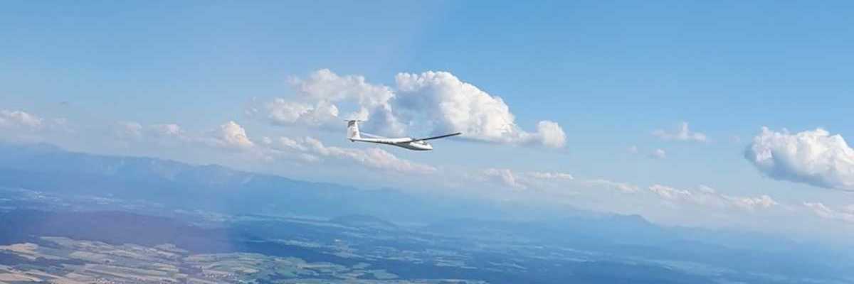 Flugwegposition um 14:37:42: Aufgenommen in der Nähe von Gemeinde Senftenbach, Österreich in 1469 Meter